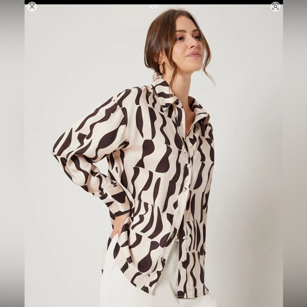 Abstract Patterned Women's Top - Picture 2 of 9